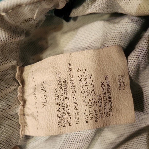 Under Armour Heatgear Loose Fit shorts - Picture 5 of 6